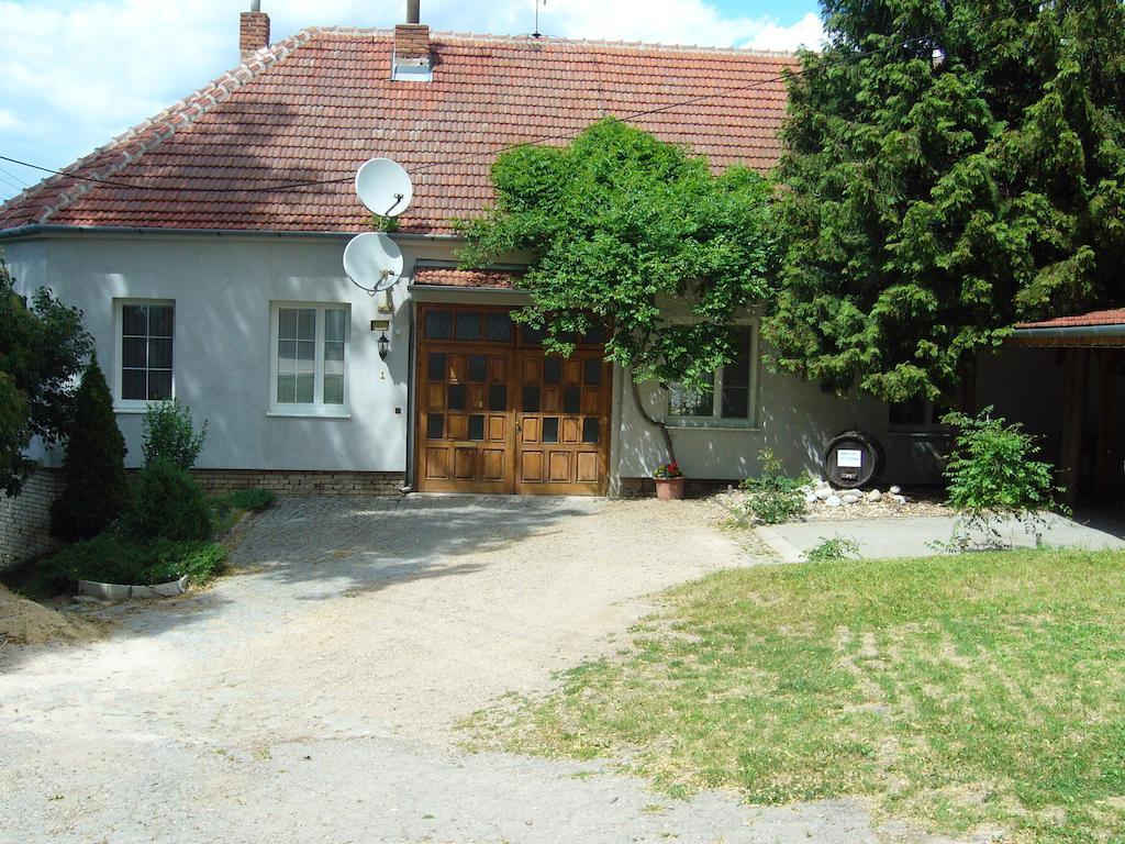 Apartman Modre Z Nebe Němčičky Стая снимка